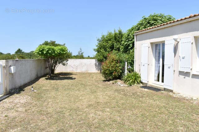 Maison à LA BREE-LES-BAINS