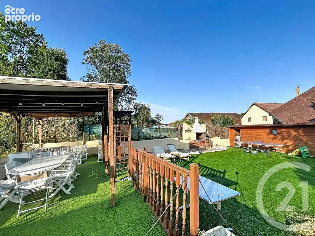 Maison 8 pièces 266 m² à vendre à Villery (10320) - photo 2