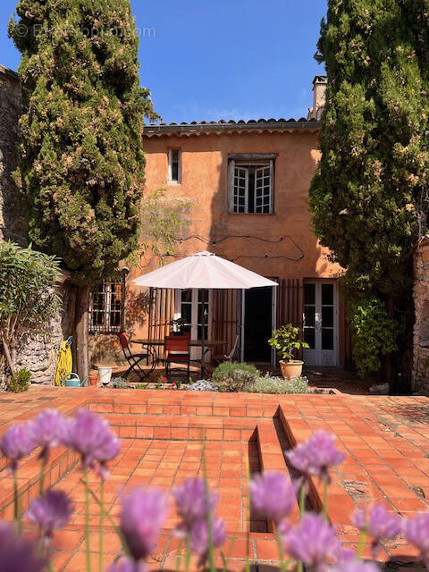 Maison à DURFORT-ET-SAINT-MARTIN-DE-SOSSENAC