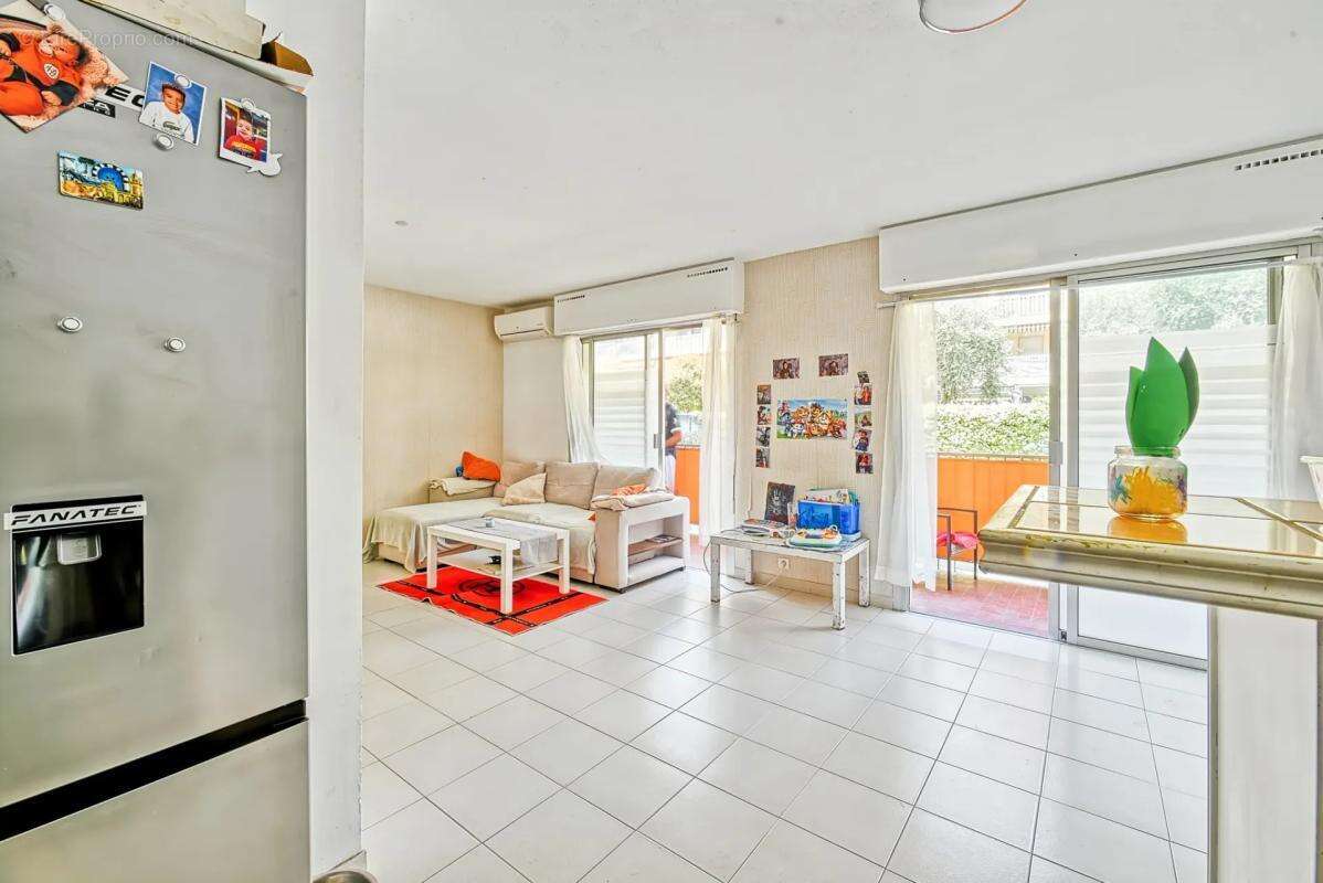 Appartement 2 pièces de 55 m² à Saint-Laurent-du-Var - photo 3