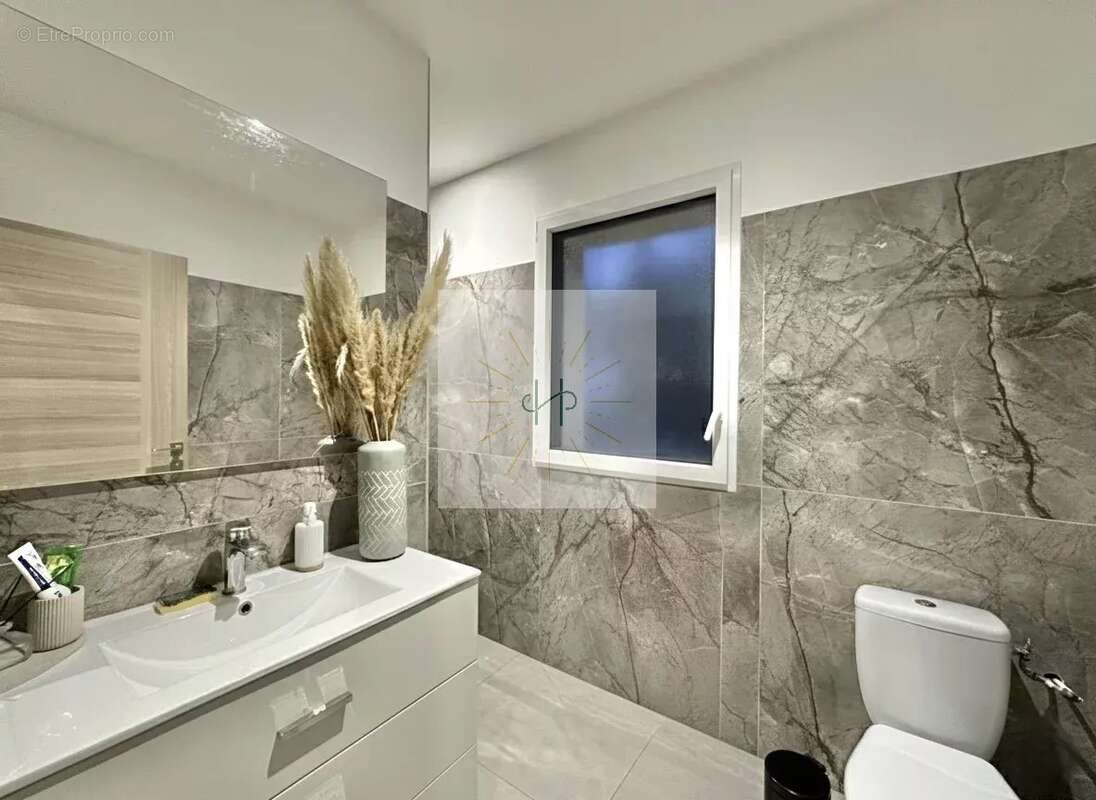 Maison à MONTELIMAR