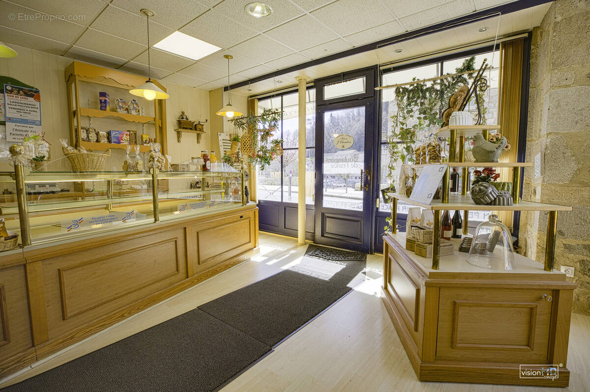 Commerce à LAROQUEBROU