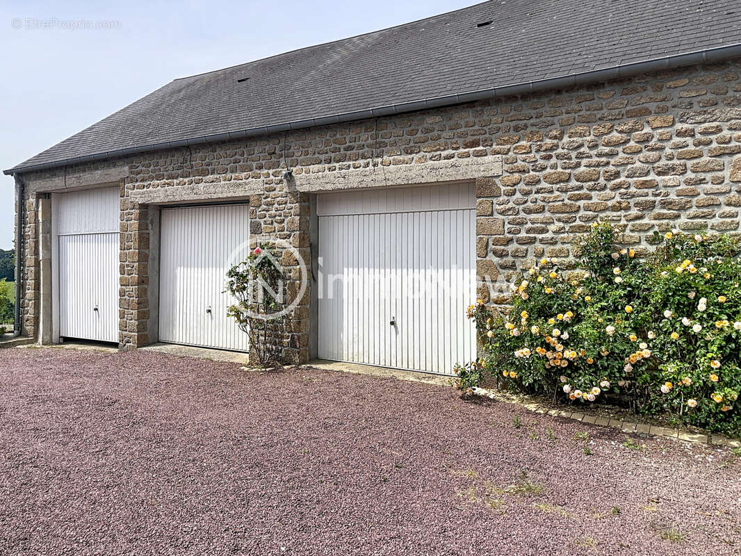 Rare a la vente, maison 230 m2  avec 5 chambres sur un beau terrain de 1700 m2 avec sa vue exceptionnelle - photo 31