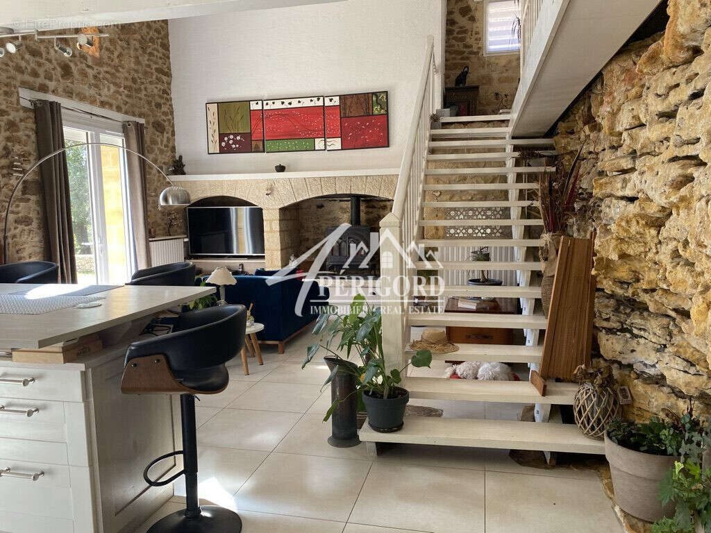 Maison à LE BUISSON-DE-CADOUIN