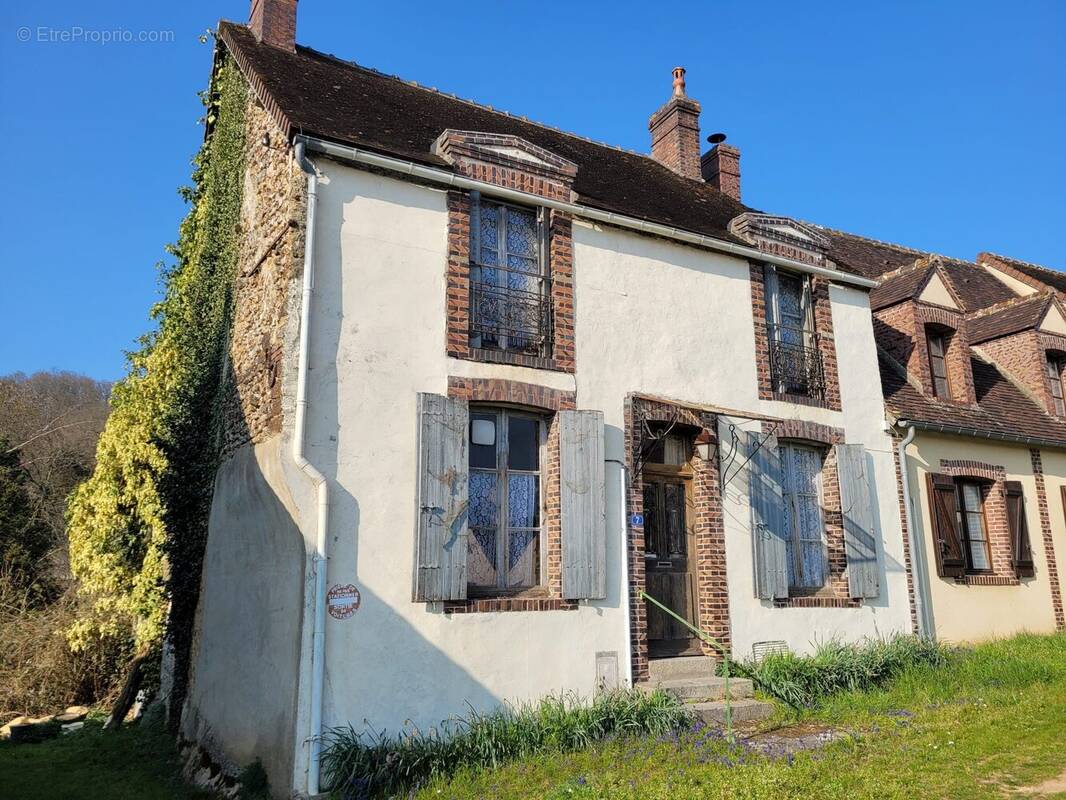 Maison à LA MADELEINE-BOUVET