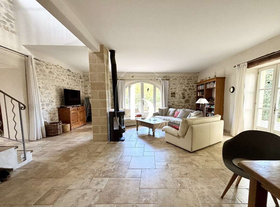 Maison à SAINT-THEODORIT