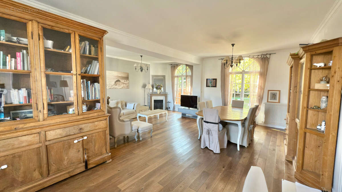 Maison à SAINT-GRATIEN