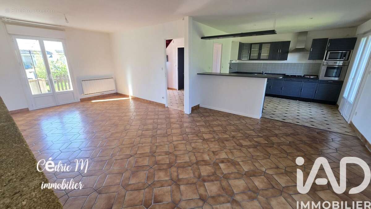 Maison 100 m² à Val-De-Reuil  - photo 5
