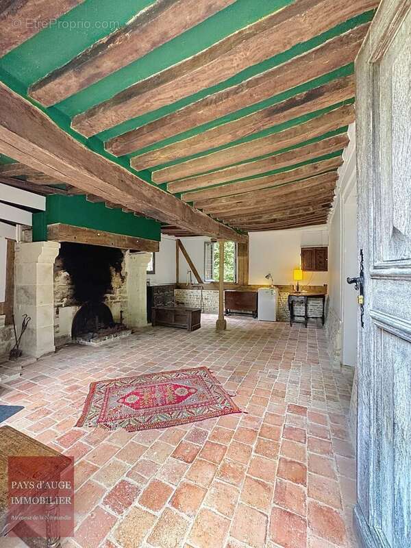 Maison à SAINT-PIERRE-SUR-DIVES