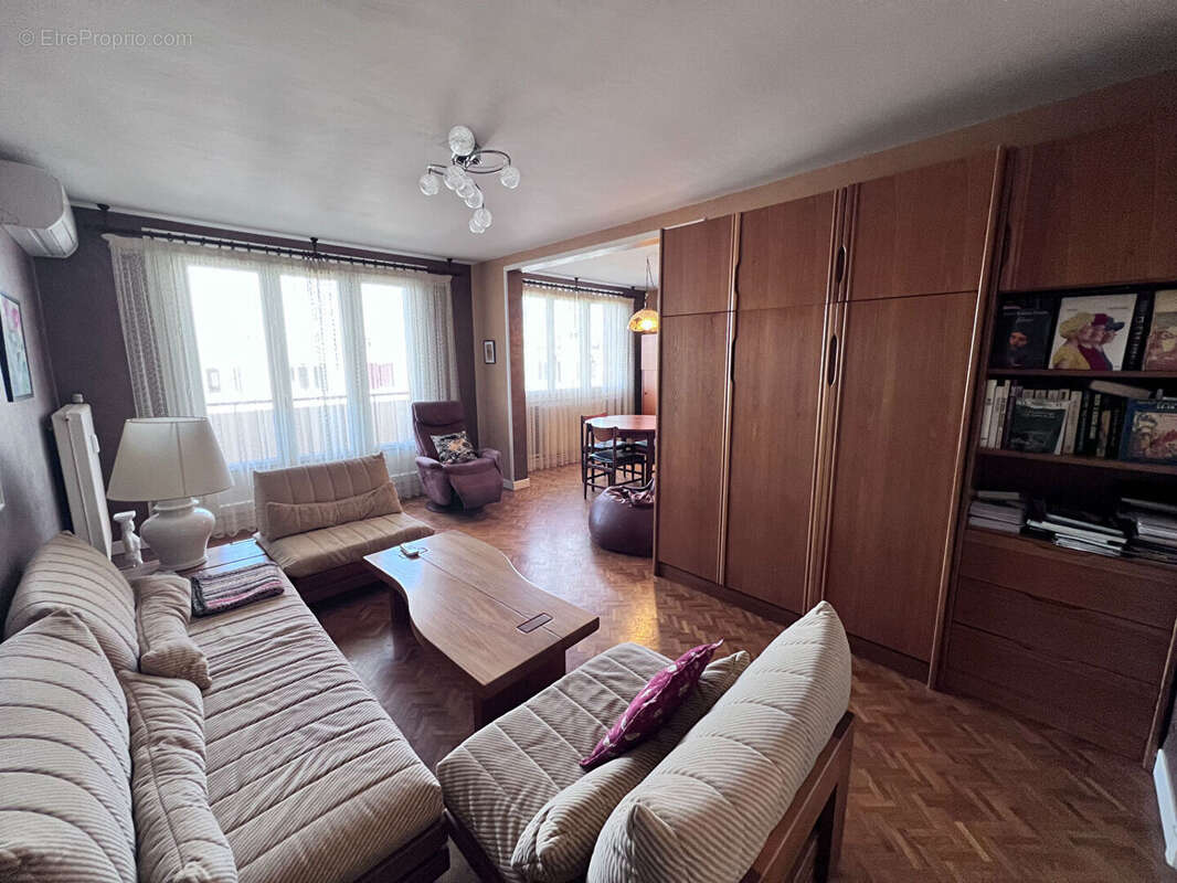 Appartement à PONT-DE-CHERUY