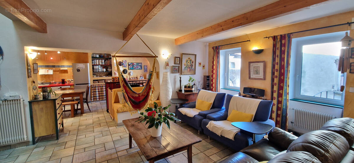 Maison à PERIGNAT-LES-SARLIEVE