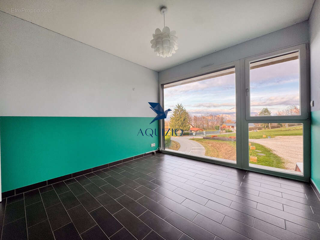 Appartement à LA ROCHE-SUR-FORON