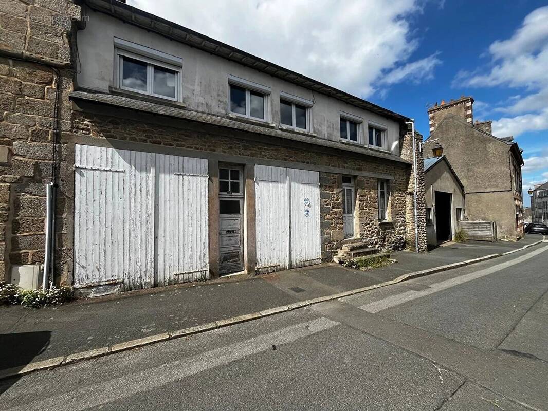 Appartement à QUINTIN