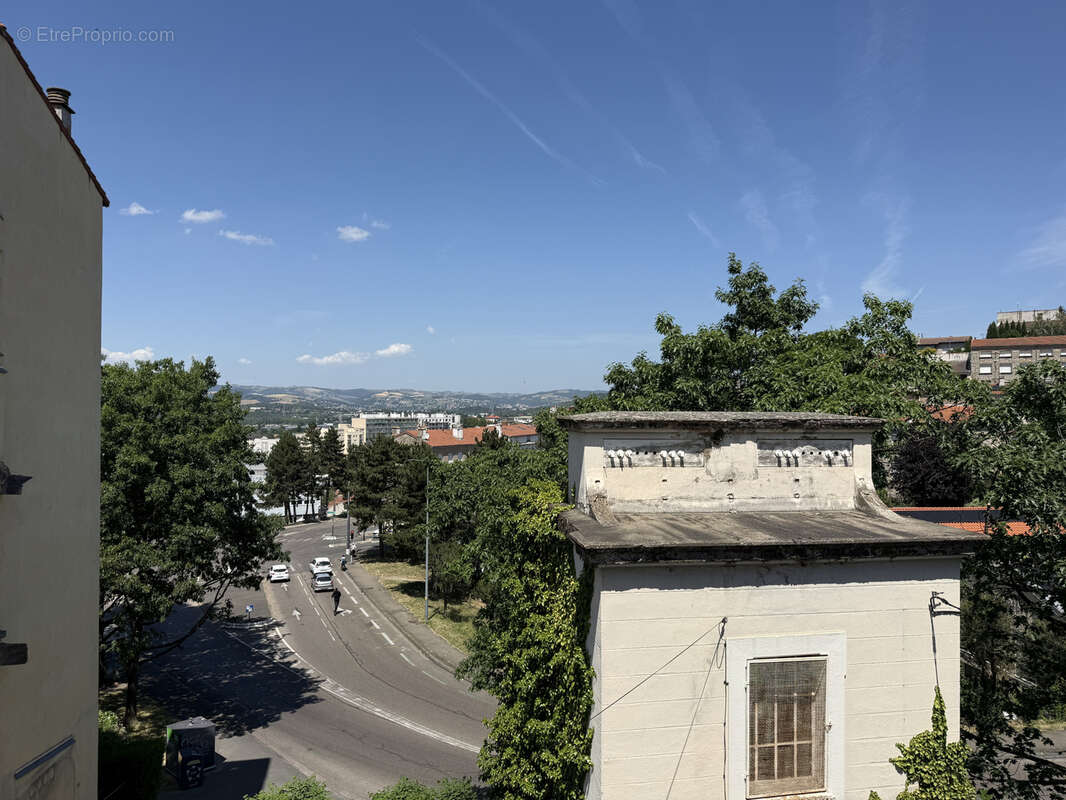 Appartement à SAINT-ETIENNE