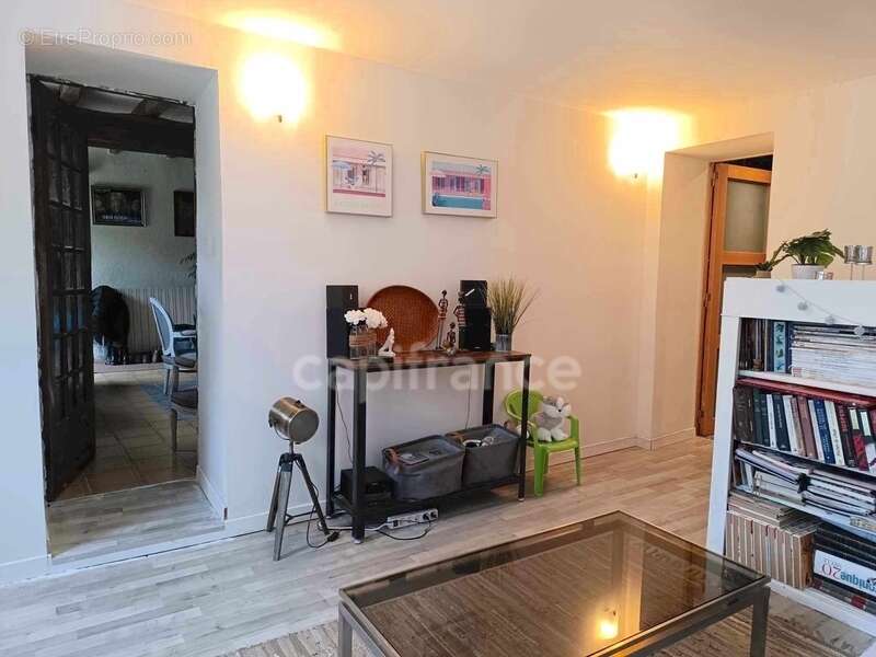 Maison à LES BORDES