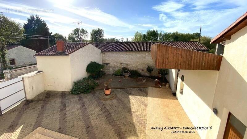 Maison à DAMPIERRE-SUR-BOUTONNE