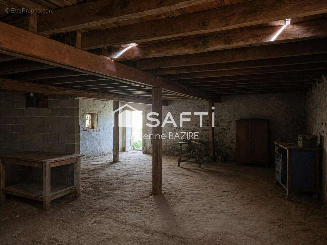 Maison 300 m² à Vijon  - photo 8