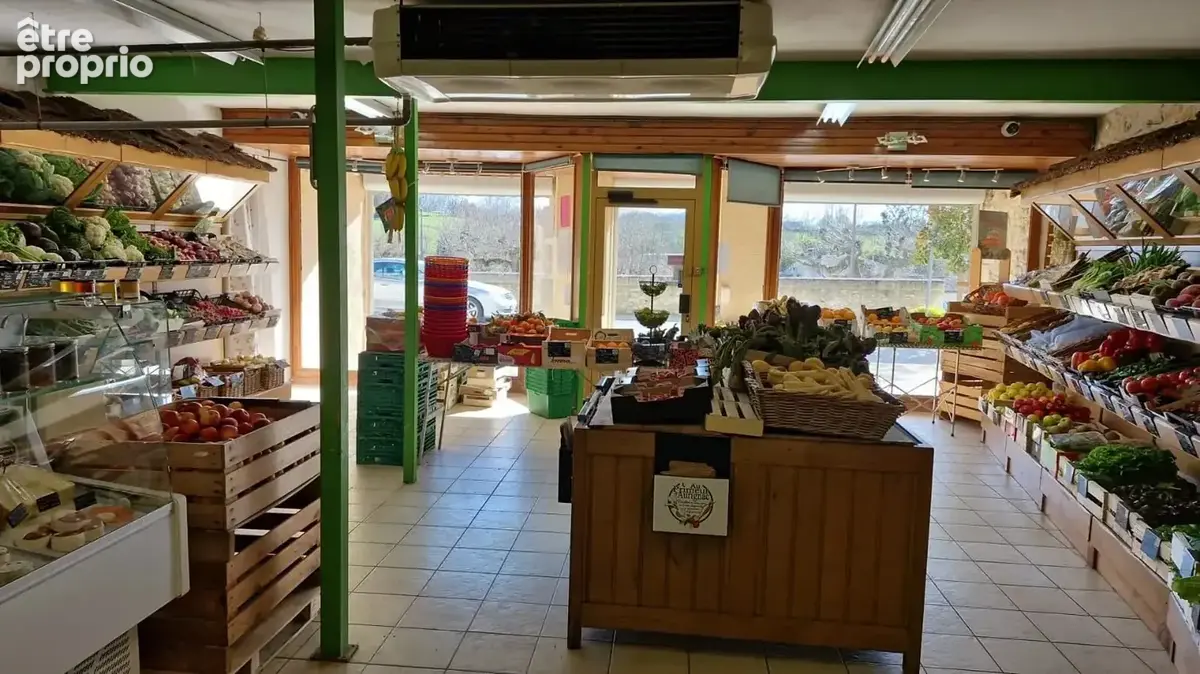 Immeuble  à Aurignac avec commerce, appartement et espace à créer - photo 2