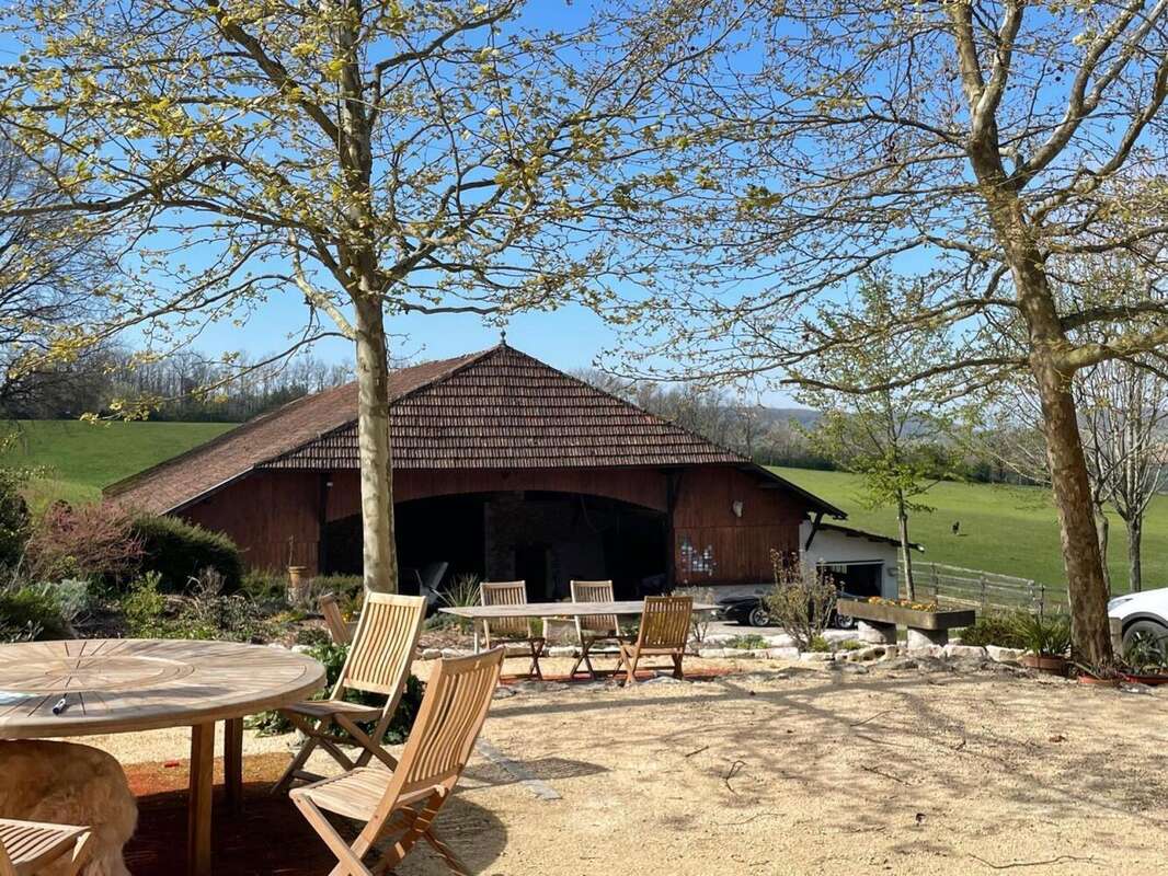 Maison 420 m² à Tremons  - photo 9