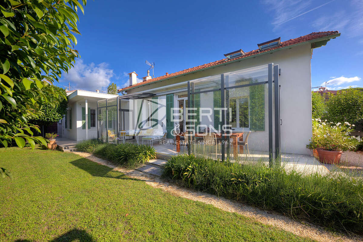 Maison à MANDELIEU-LA-NAPOULE