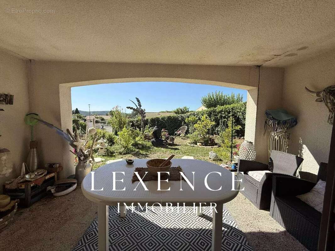 Appartement à LA FARE-LES-OLIVIERS