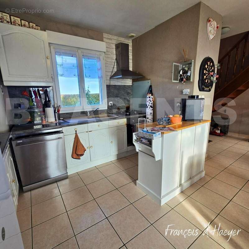 Copie de Sous OOFRE St Nico (600 x 600 px) (1500 x 1000 px) (1500 x 1125 px_20251205_151657_0000 - Maison à AUMALE