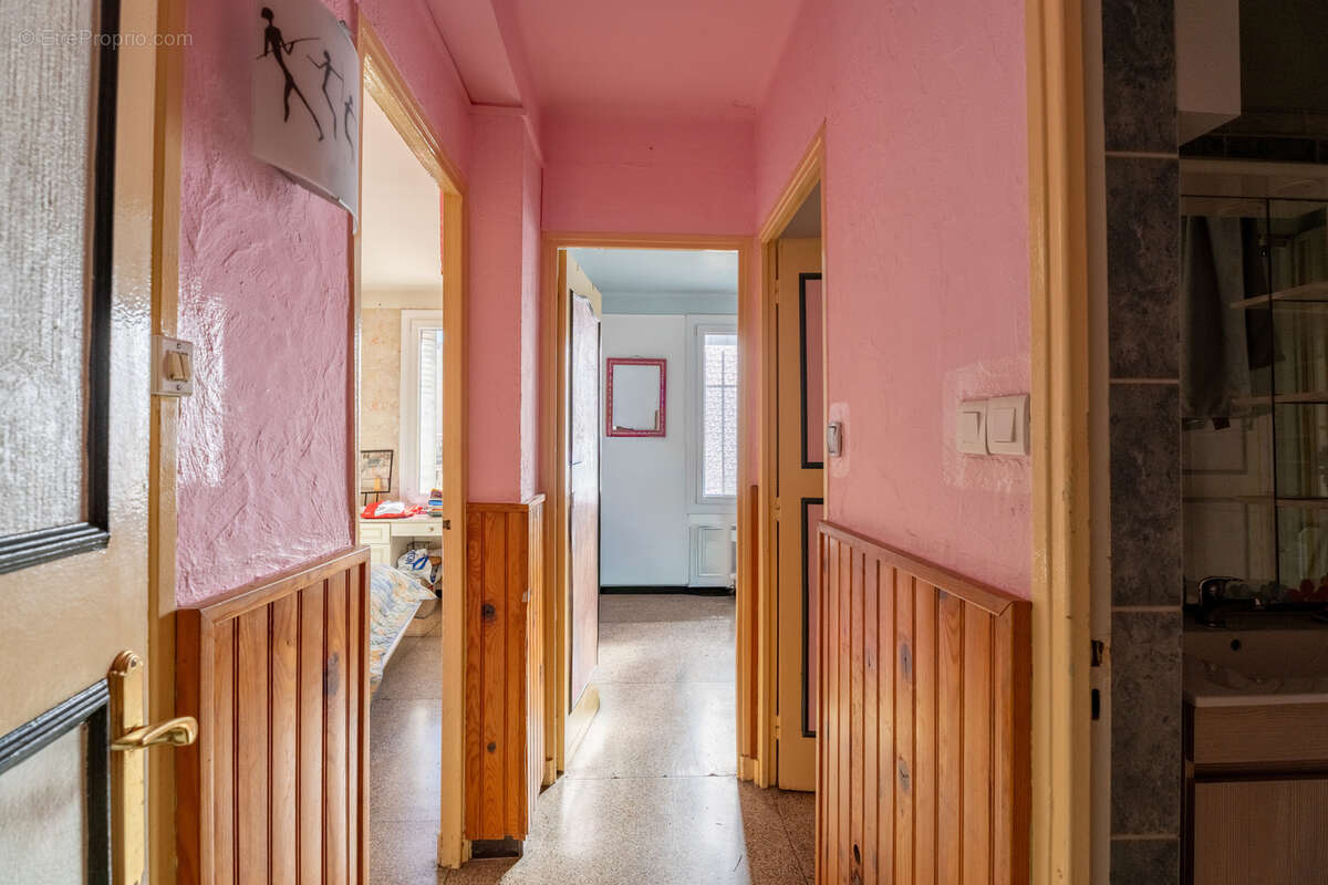 Appartement à MARSEILLE-4E