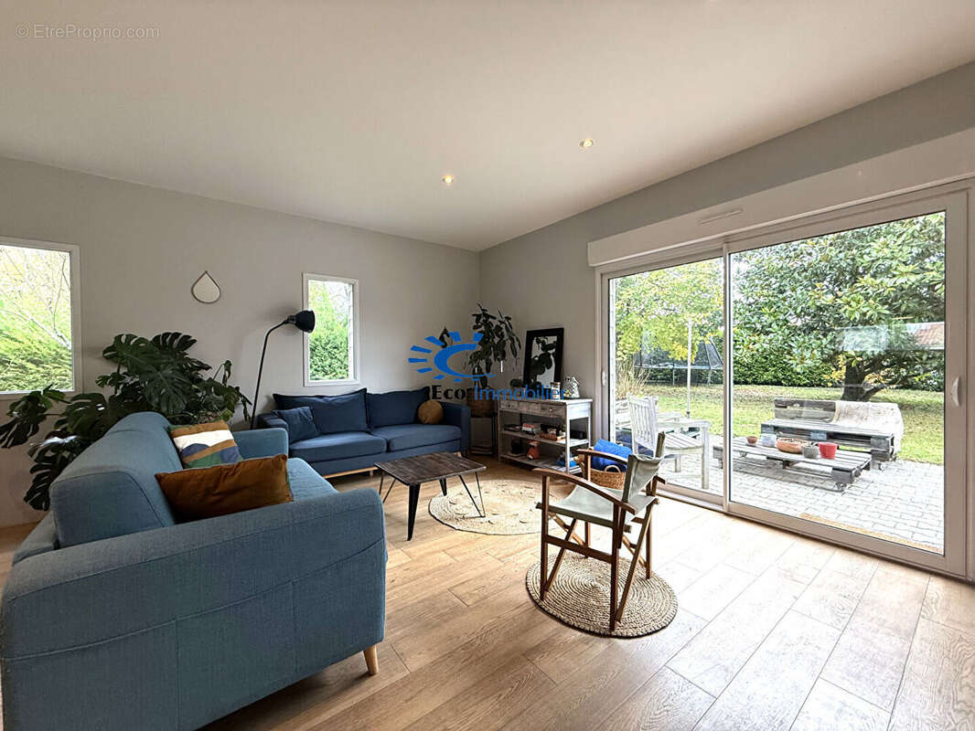 Maison à DOMPIERRE-SUR-MER