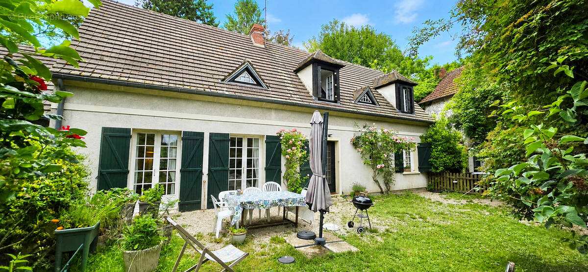 Maison à CAMBRONNE-LES-RIBECOURT