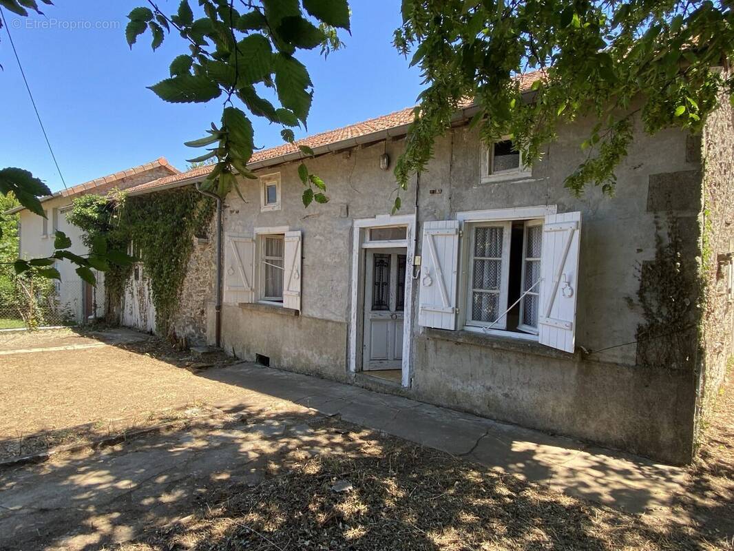 Maison à LINARDS