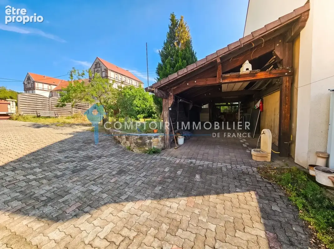FORBACH BELLEVUE   Belle maison avec balcon, vue sur le Schloss et terrain de 592 m2 - photo 4