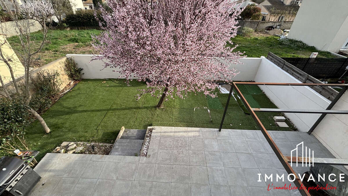 Maison 110 m² à Valergues  - photo 4