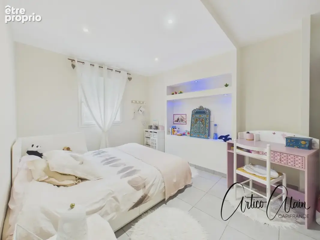 Maison de plain-pied 200 m² avec appartement indépendant et piscine - photo 8