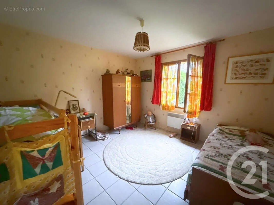 Maison 96 m² à Villeperrot  - photo 7