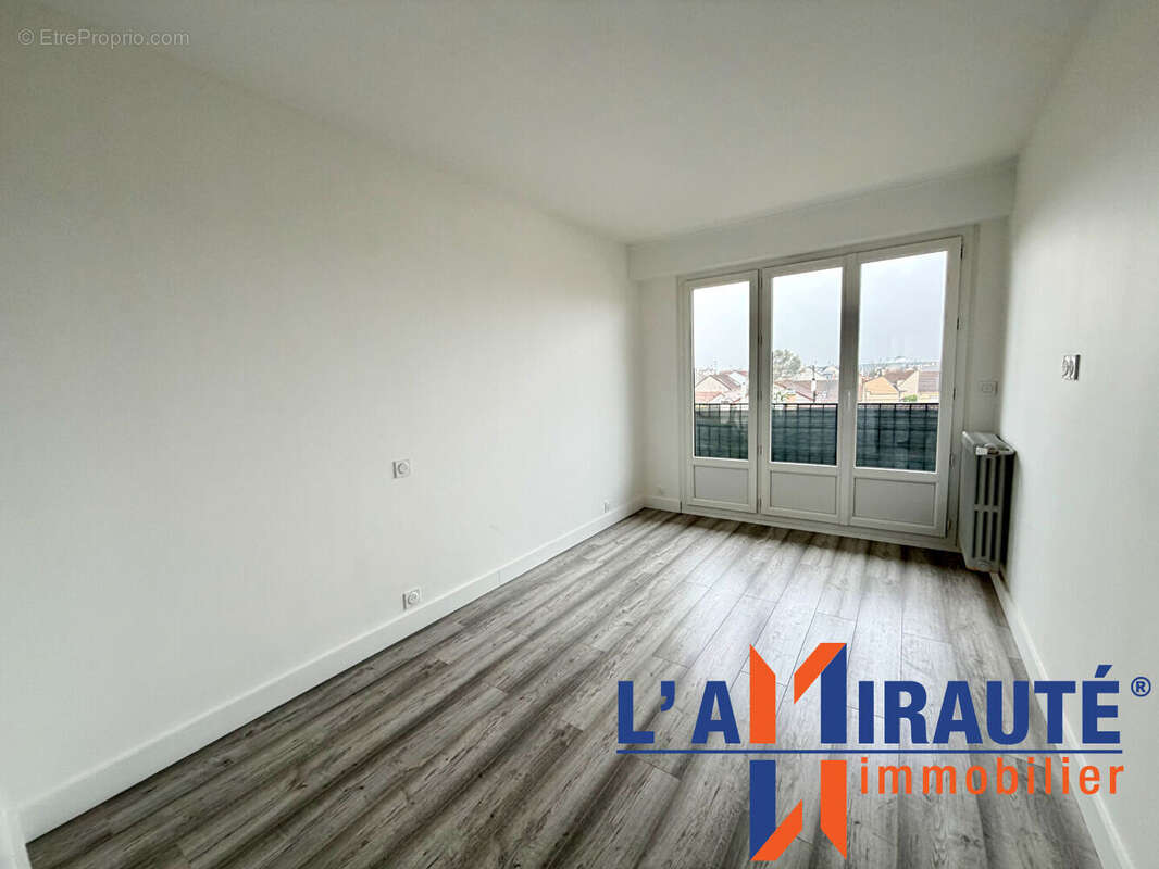 Appartement à SARTROUVILLE