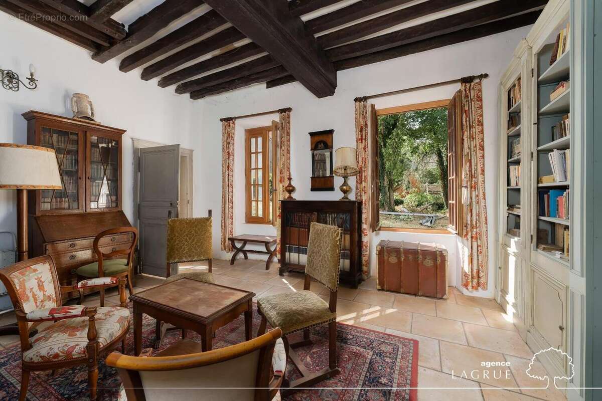   - Maison à CHAVROCHES