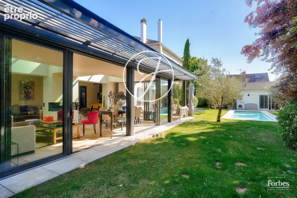 Croissy-sur-Seine - CENTRE - Maison - 5 chambres - 372 m² au sol - Terrain 1000 m². - photo 3