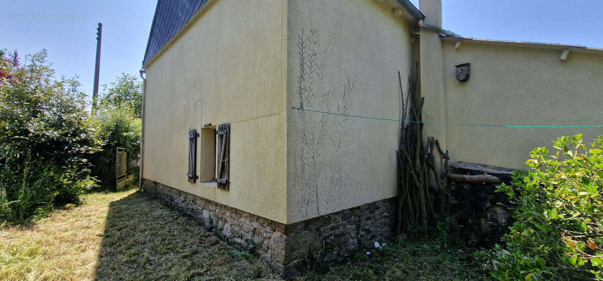 Maison à MENEAC