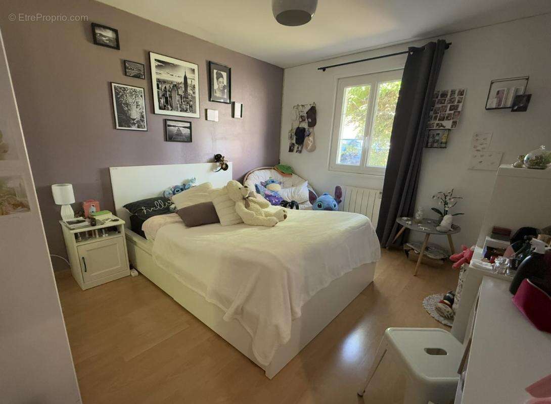 Maison à SAINT-DENIS-DE-L&#039;HOTEL