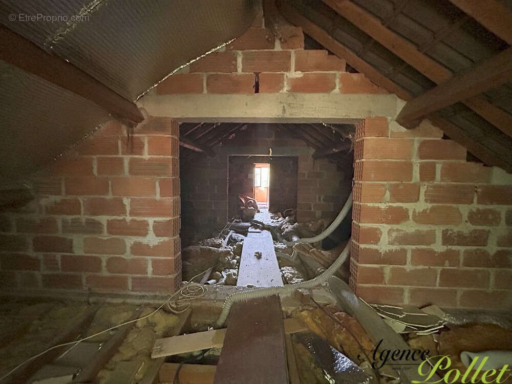 Maison à LA CHAPELLE-D&#039;ANGILLON