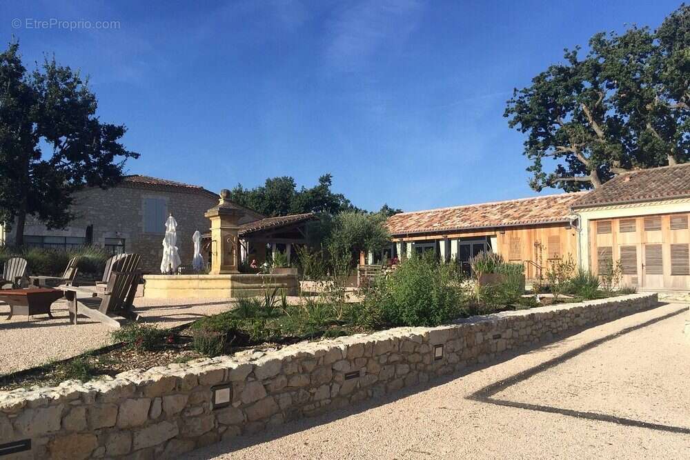 Luxury stone property with landscaped gardens and private driveway in Gascony - Autre à LECTOURE