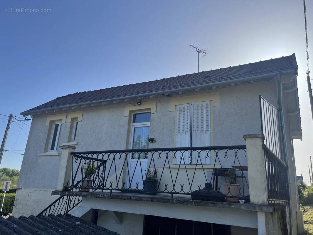 Maison à JOUET-SUR-L'AUBOIS
