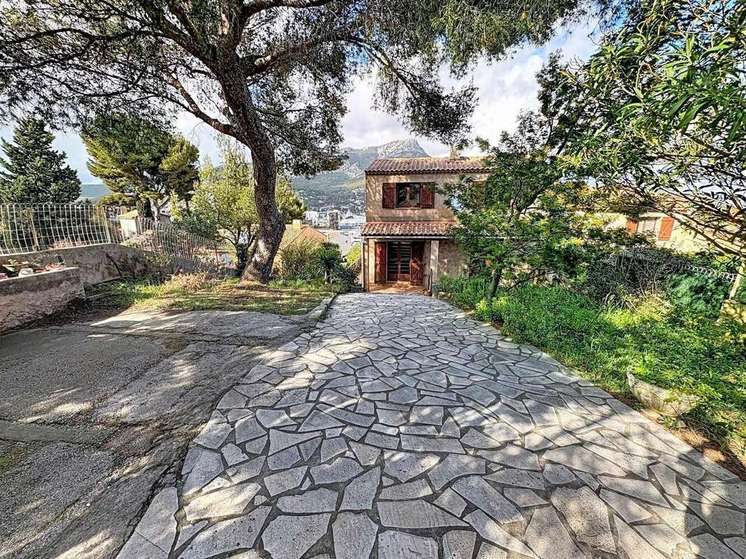 Photo 2 - Maison à LA VALETTE-DU-VAR