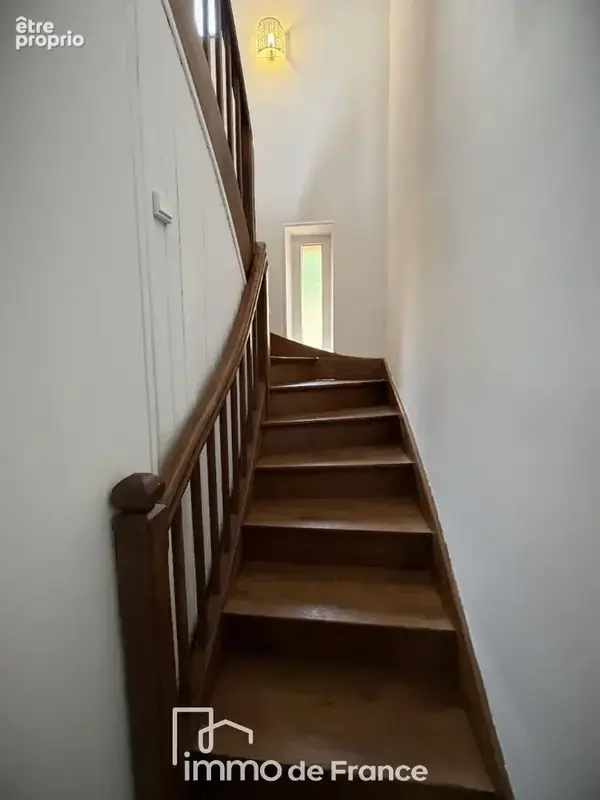 Beaux volumes pour cette maison en pierre  de 135m2 - photo 10