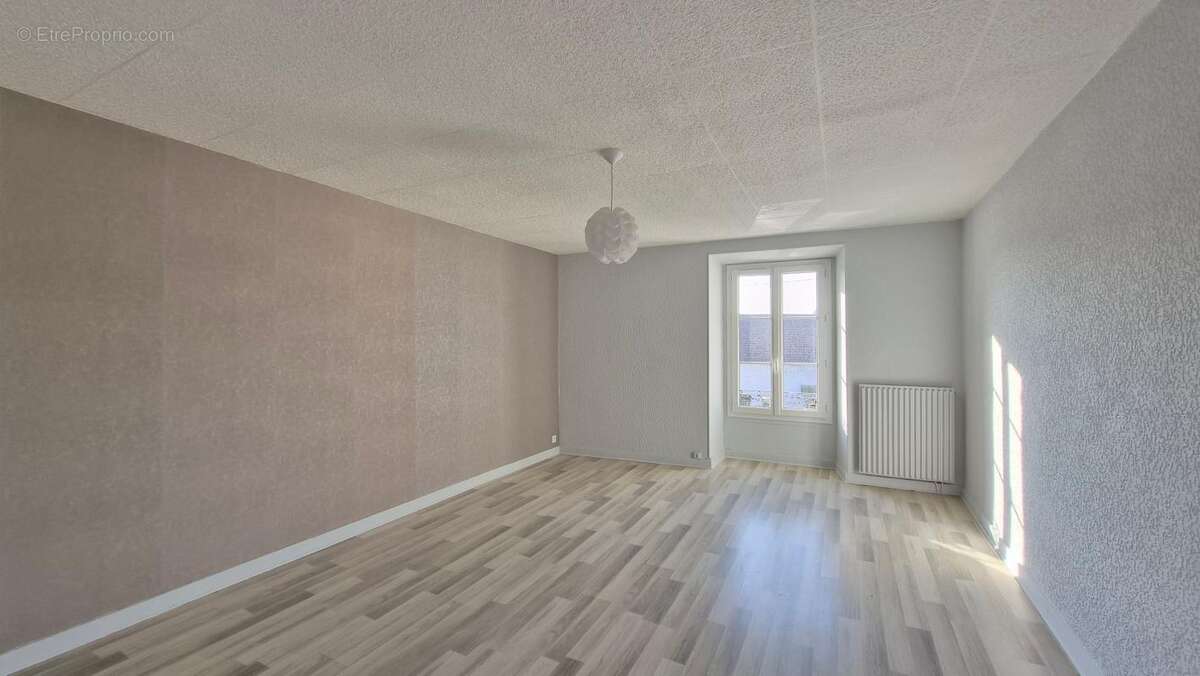 Maison à BREUX-JOUY