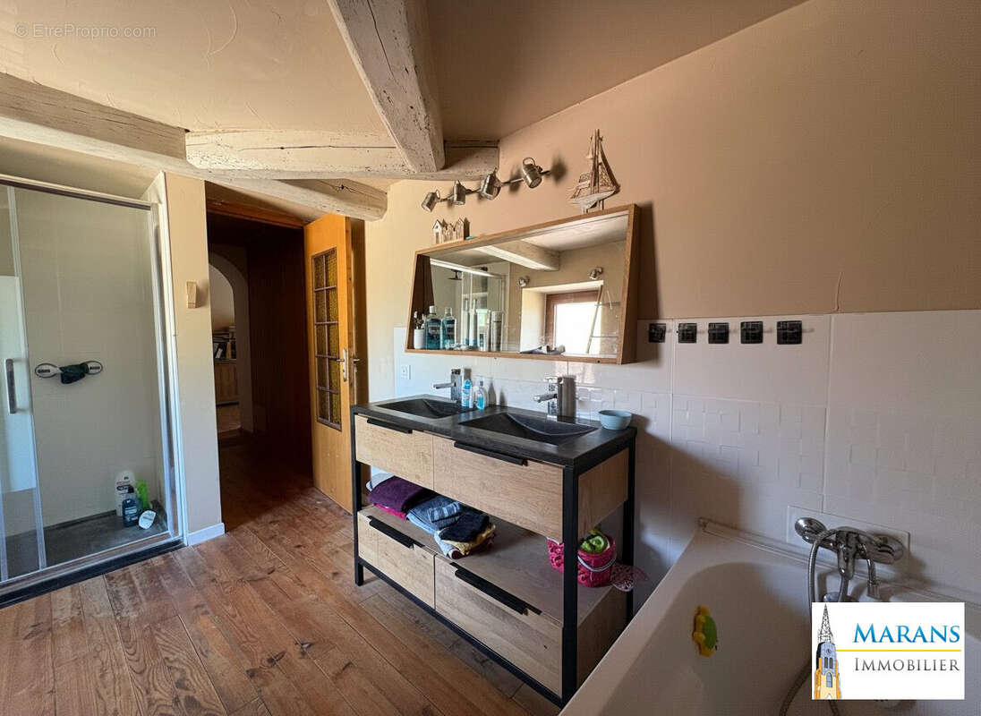 Maison 324 m² à Saint-Jean-De-Liversay  - photo 9