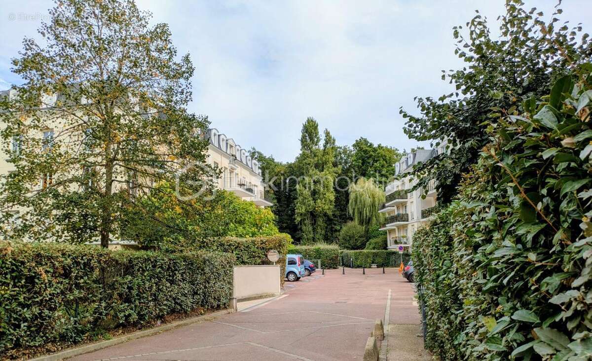 Appartement à LE PLESSIS-TREVISE