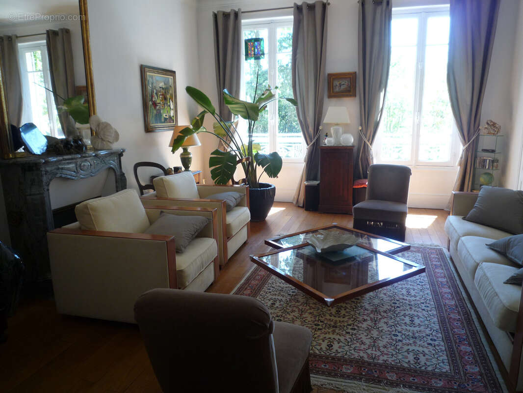 CHATEAU THIERRY  à vendre belle maison bourgeoise de 254 m2 dans un parc clos de 1372 m2 - photo 23