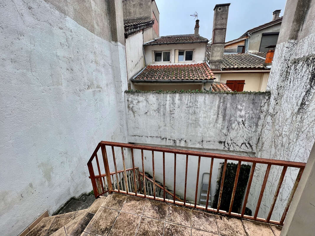 Belle opportunité d'investissement à Villeneuve sur Lot. Immeuble de rapport avec avec local commercial disponible en RDC (magas - photo 7