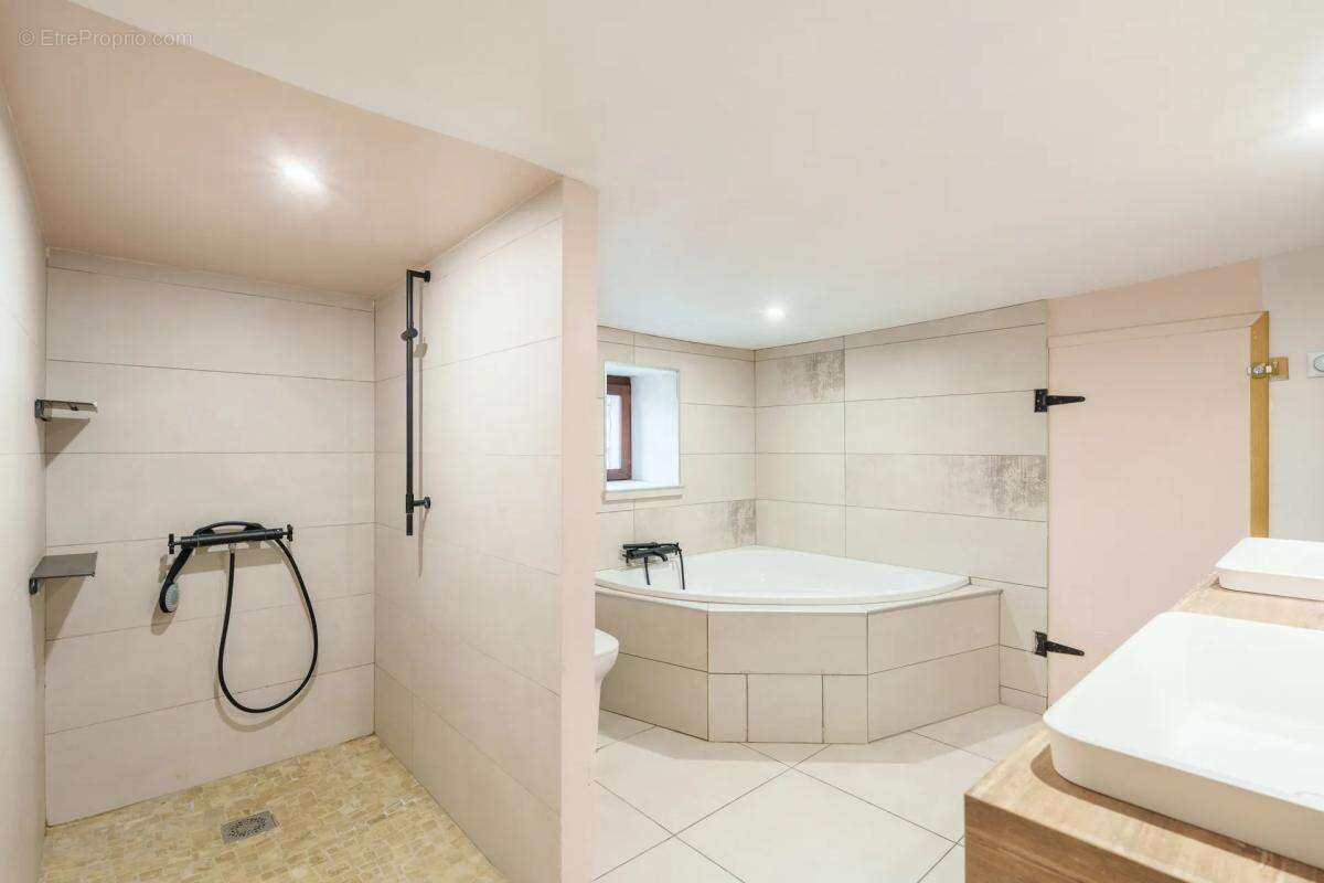 Maison à MEURSANGES